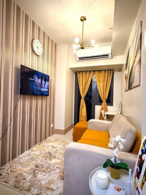 SHORE 3 Tower 4 1BR with Balcony near MOA and NAIA